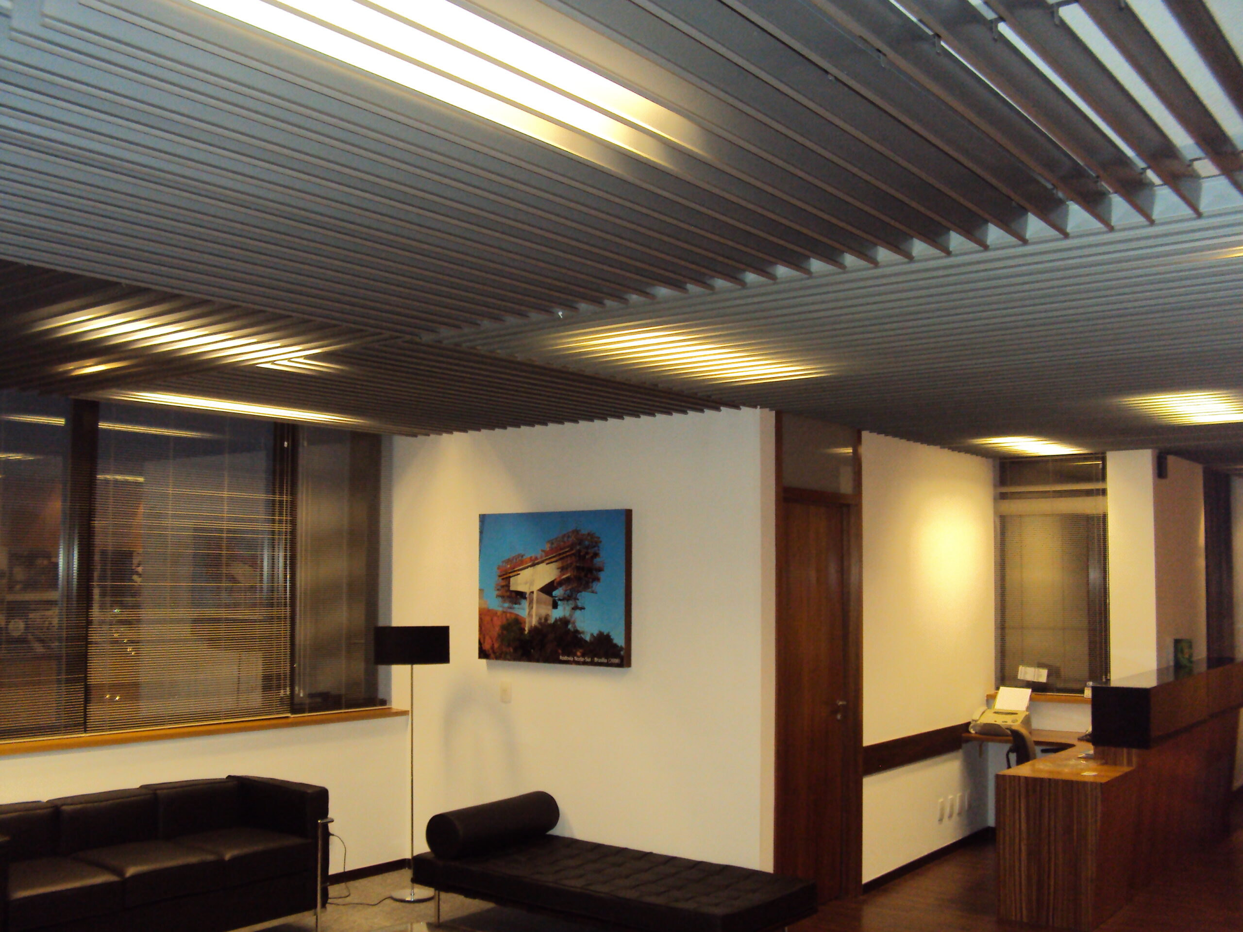 cielorraso metalico baffle