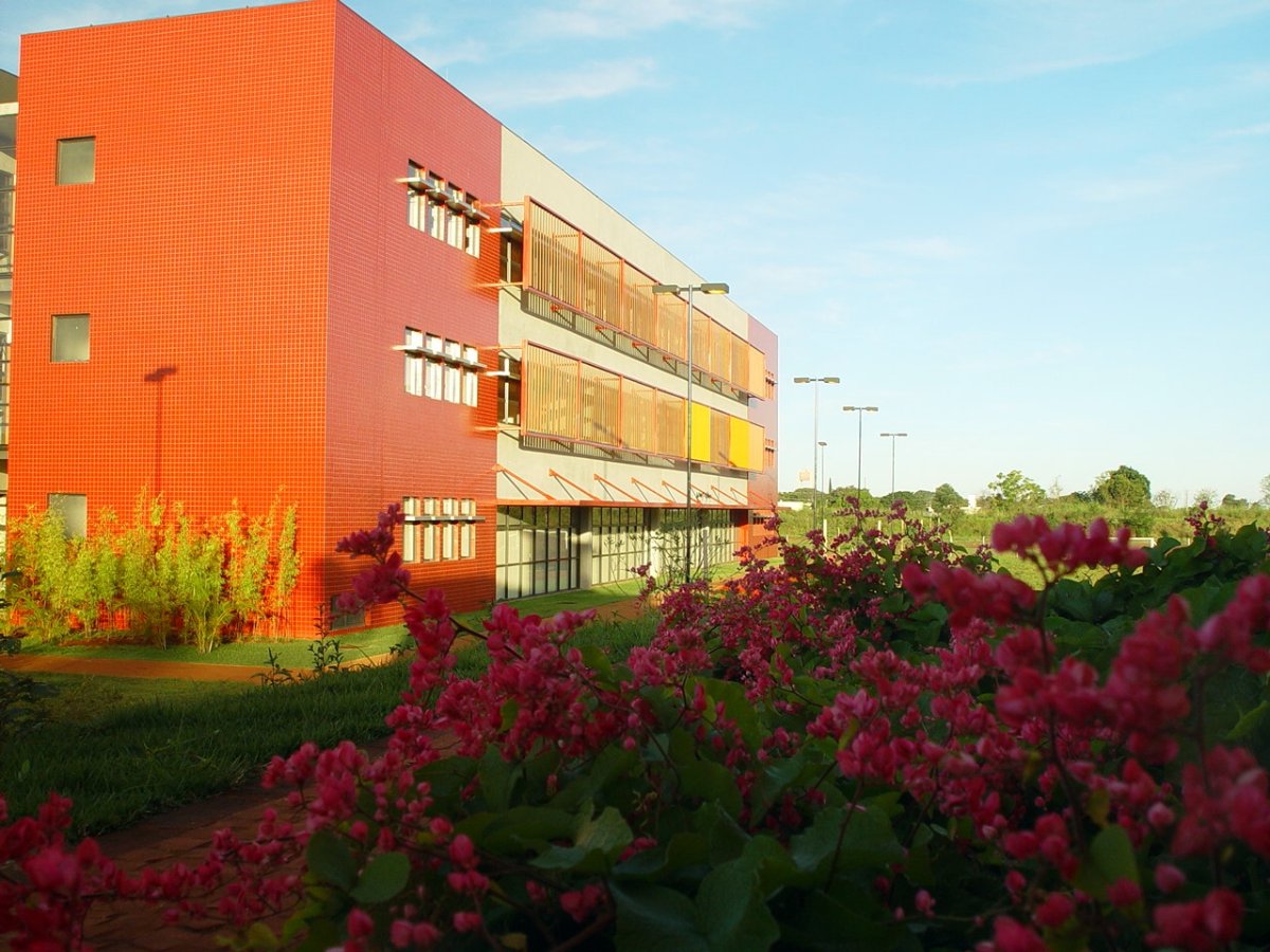 Brise Metálico Asa de Avião - AA350 - Refax